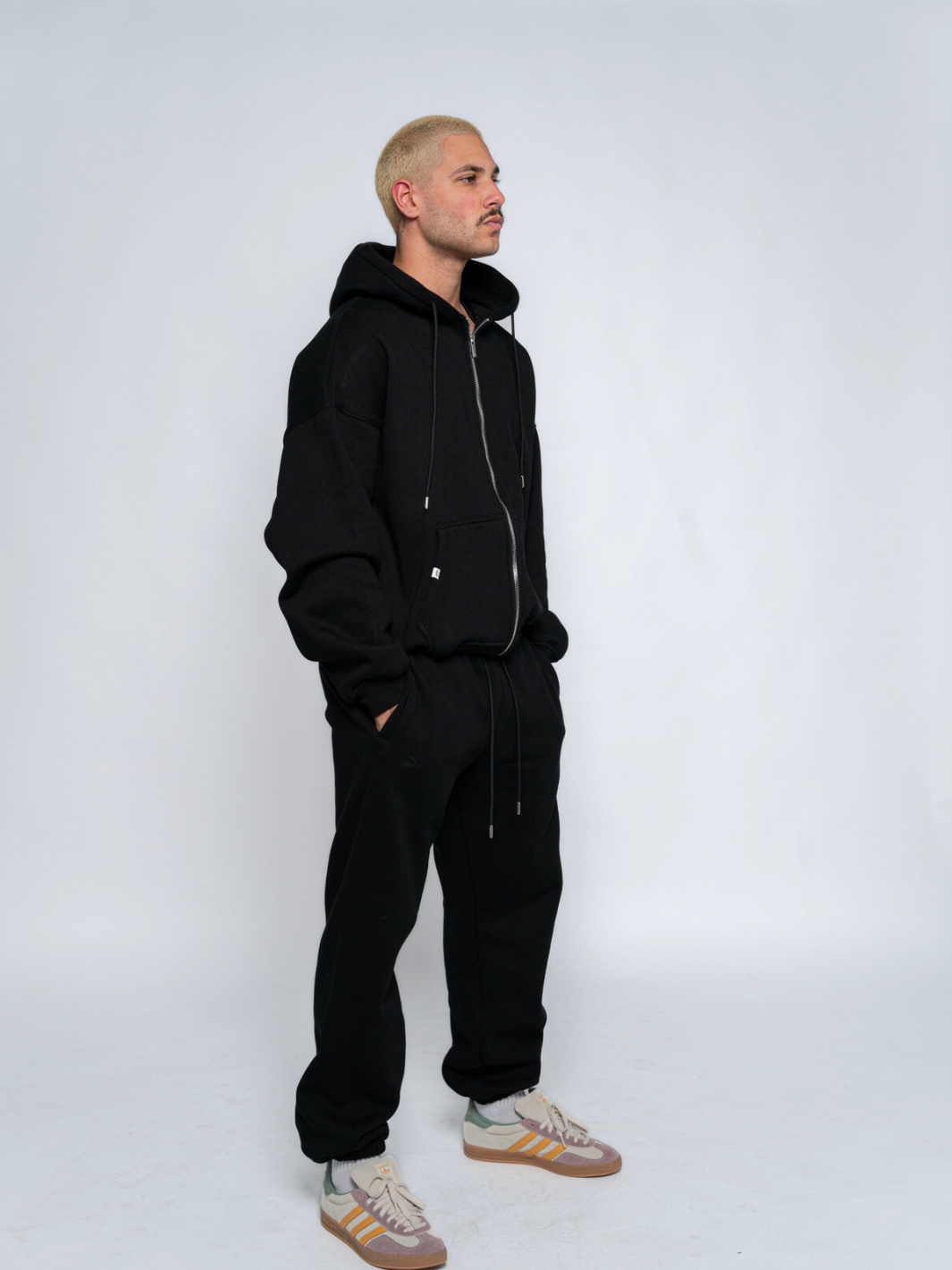 SIGNATURE BASIC SWEATPANTS - BLACK