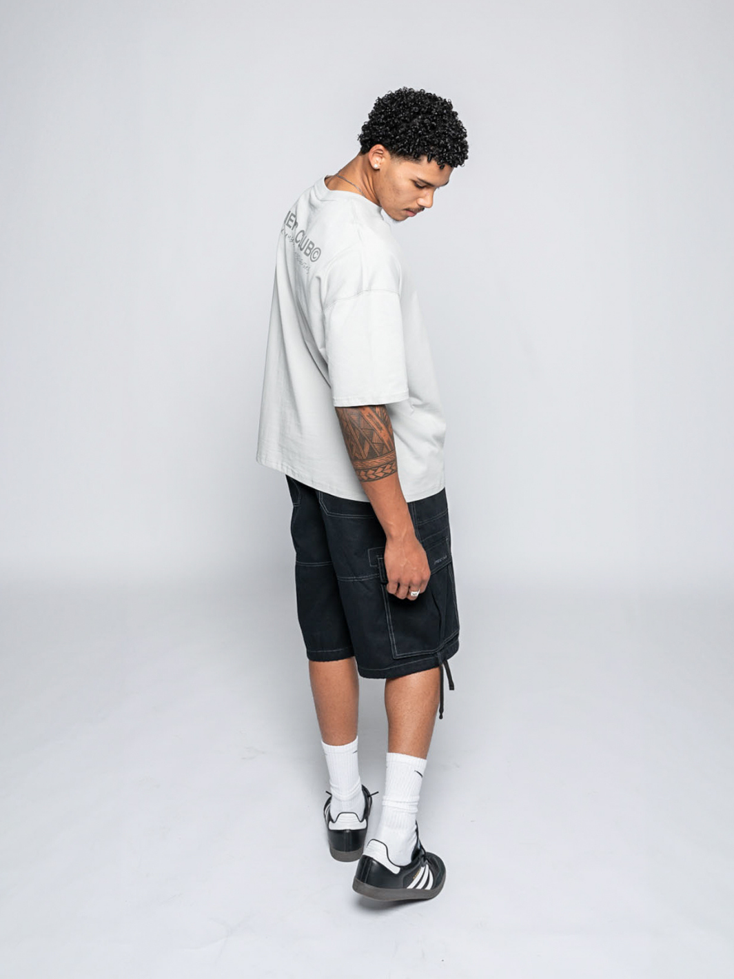 WASHED CARGO SHORTS - BLACK