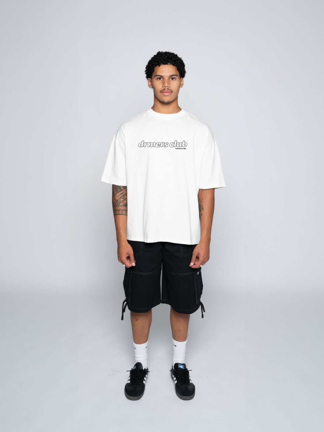 OUTLINE TEXT LOGO TEE -  WHITE/BLACK