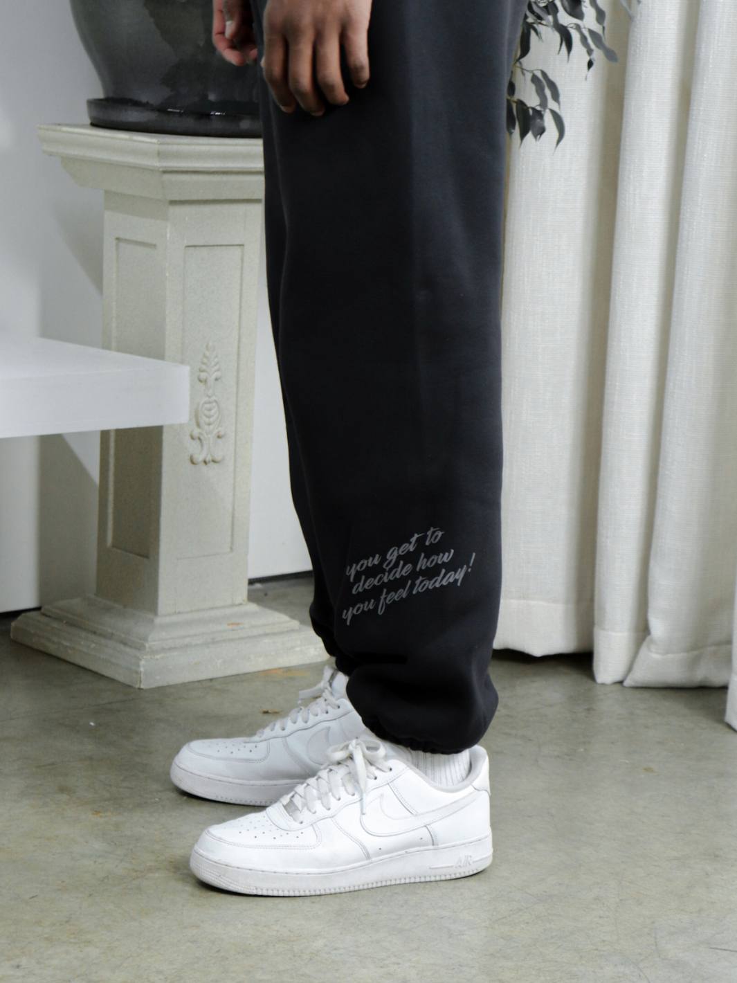 PERSPECTIVE SWEATPANTS - FADED BLACK