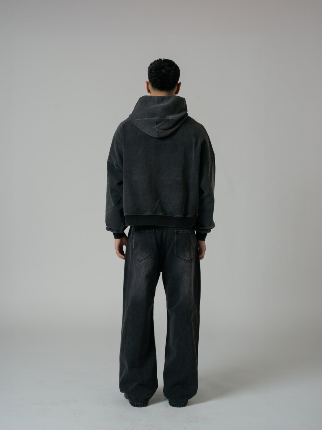 ESSENTIAL BOXY HOODIE - VINTAGE BLACK