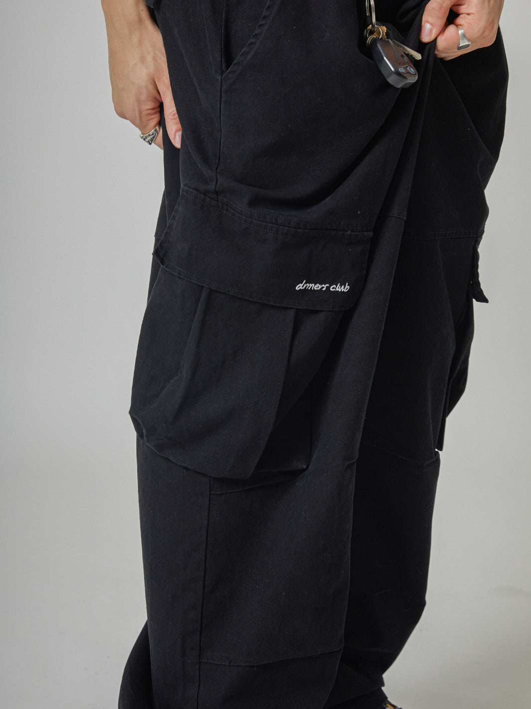 BAGGY CARGO PANTS - BLACK