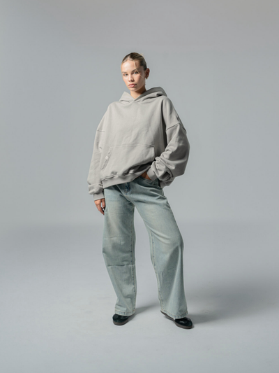 ESSENTIAL BOXY HOODIE - GREY