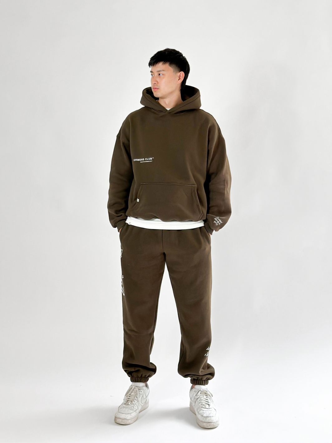 DOODLE SWEATPANTS - COFFEE BROWN