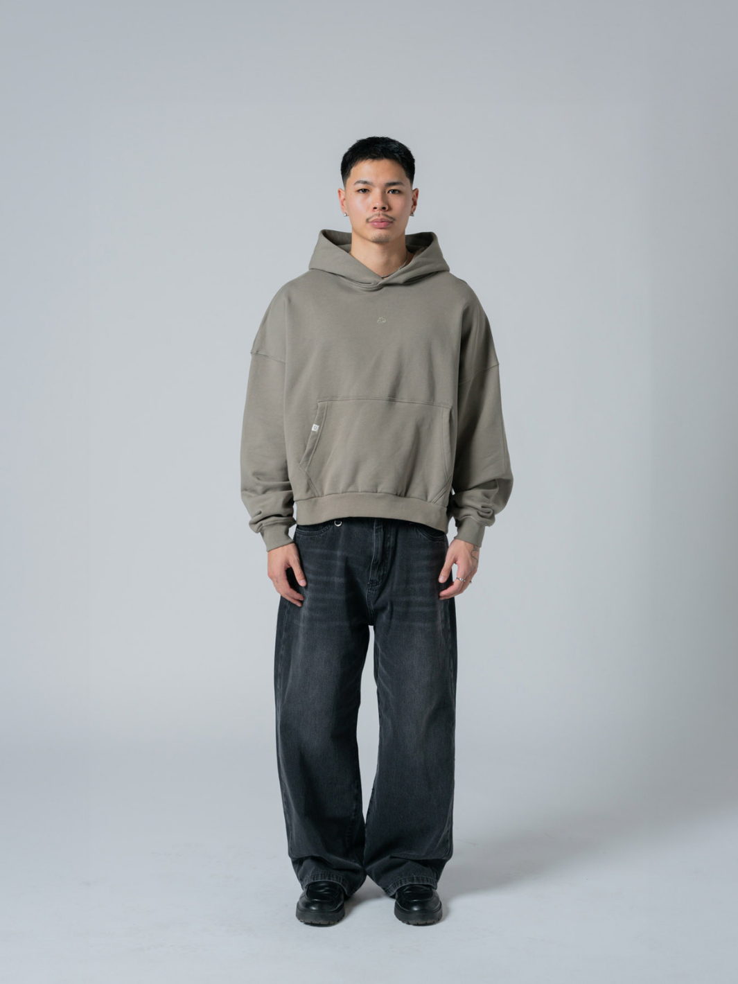 ESSENTIAL BOXY HOODIE - CLAY