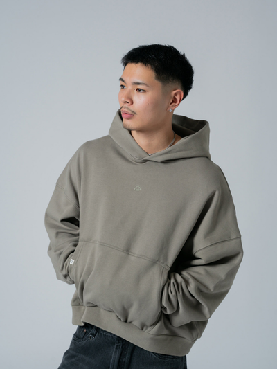 ESSENTIAL BOXY HOODIE - CLAY