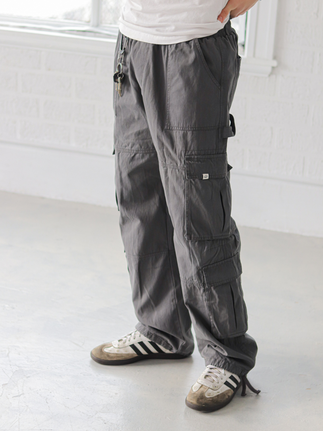 WASHED CARGO PANTS - GREY