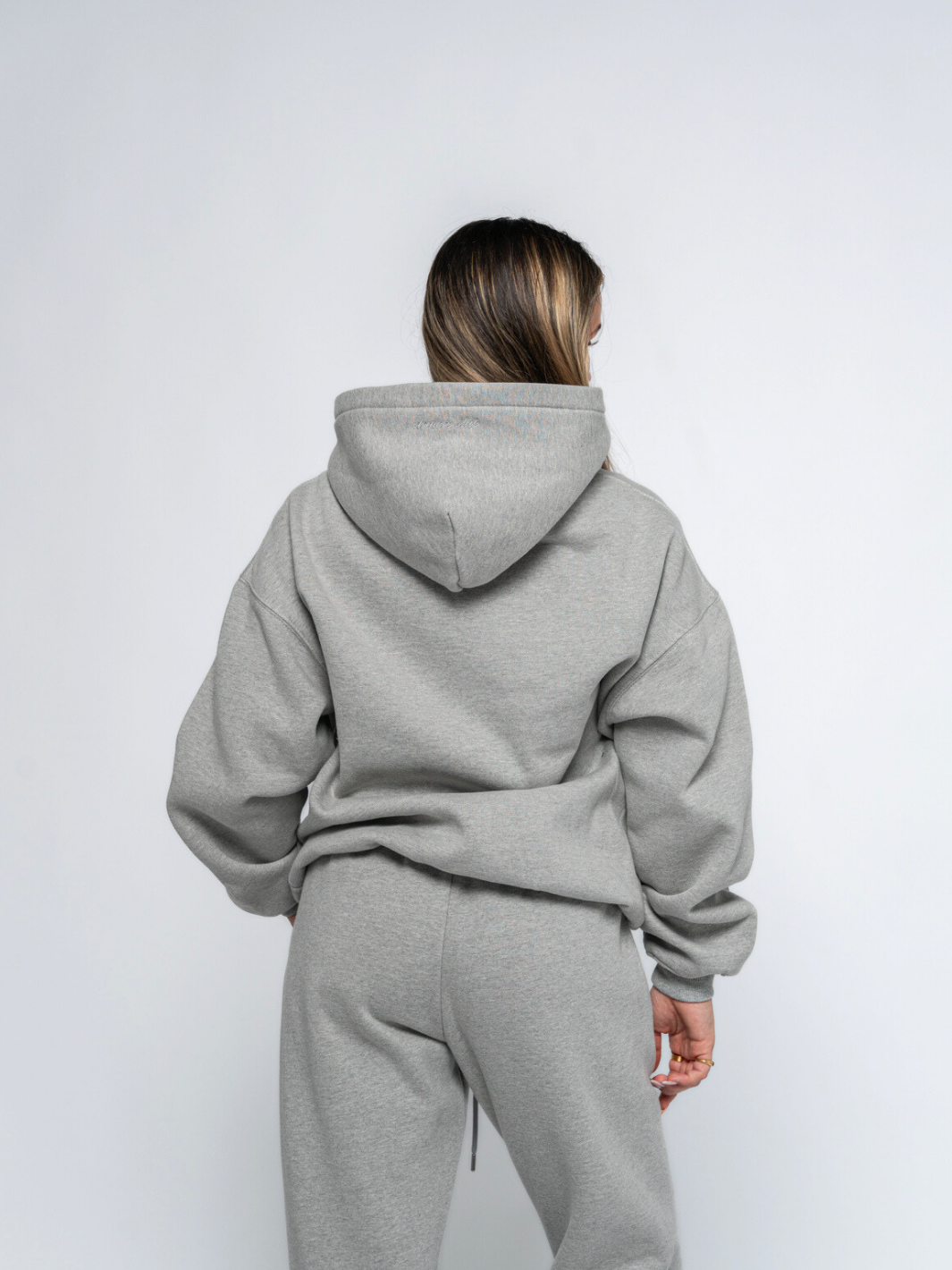 SIGNATURE BASIC HOODIE - HEATHER GREY