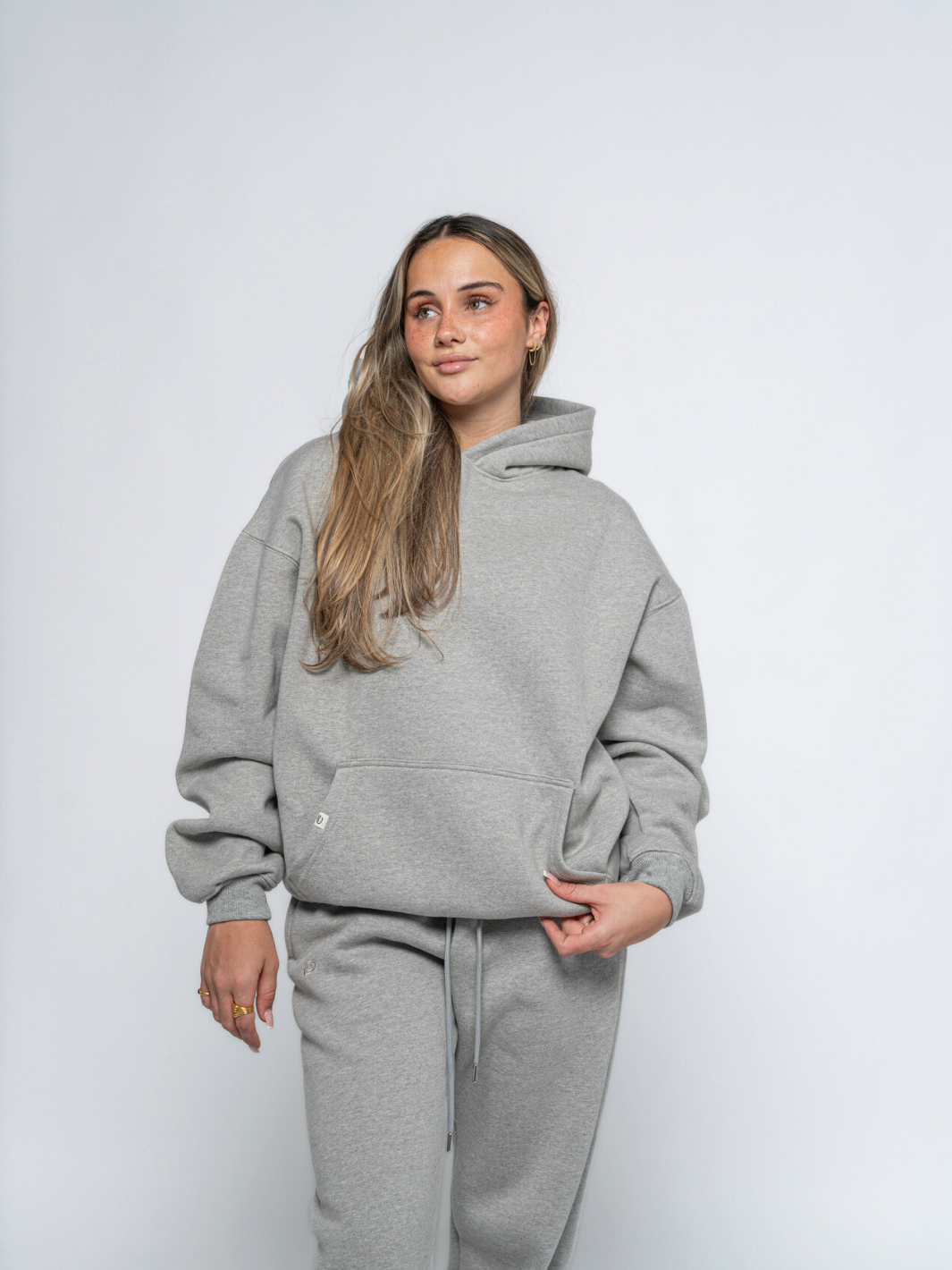 SIGNATURE BASIC HOODIE - HEATHER GREY