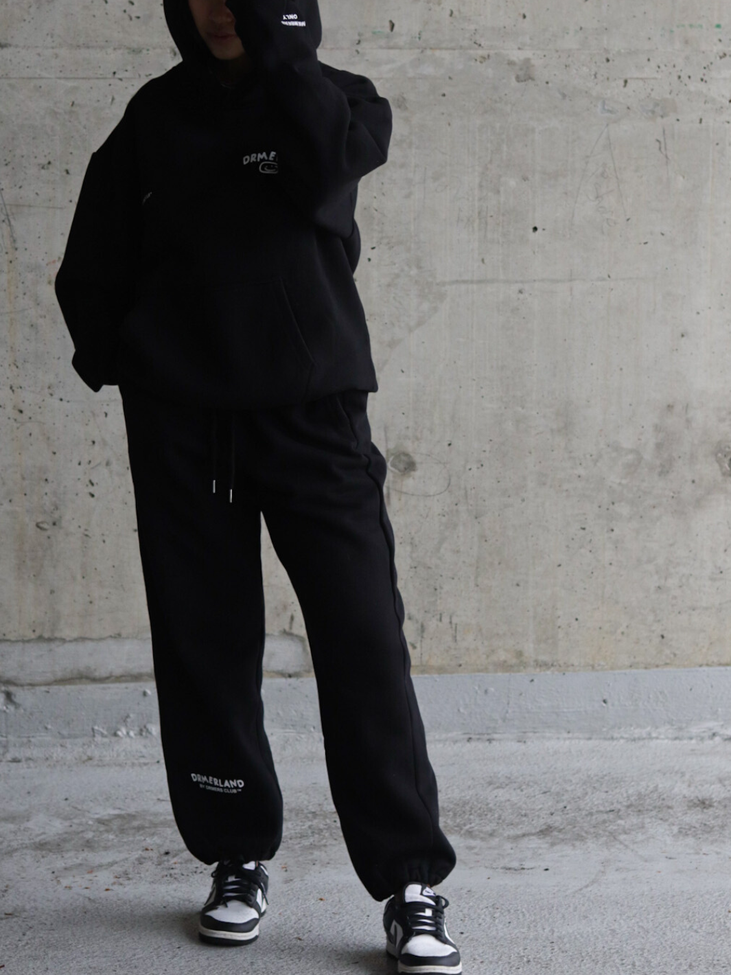 DRMERLAND SWEATPANTS - BLACK