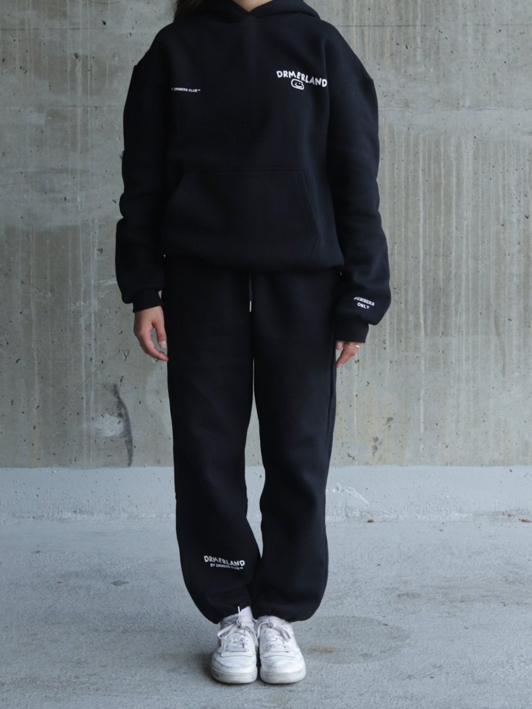 DRMERLAND SWEATPANTS - BLACK