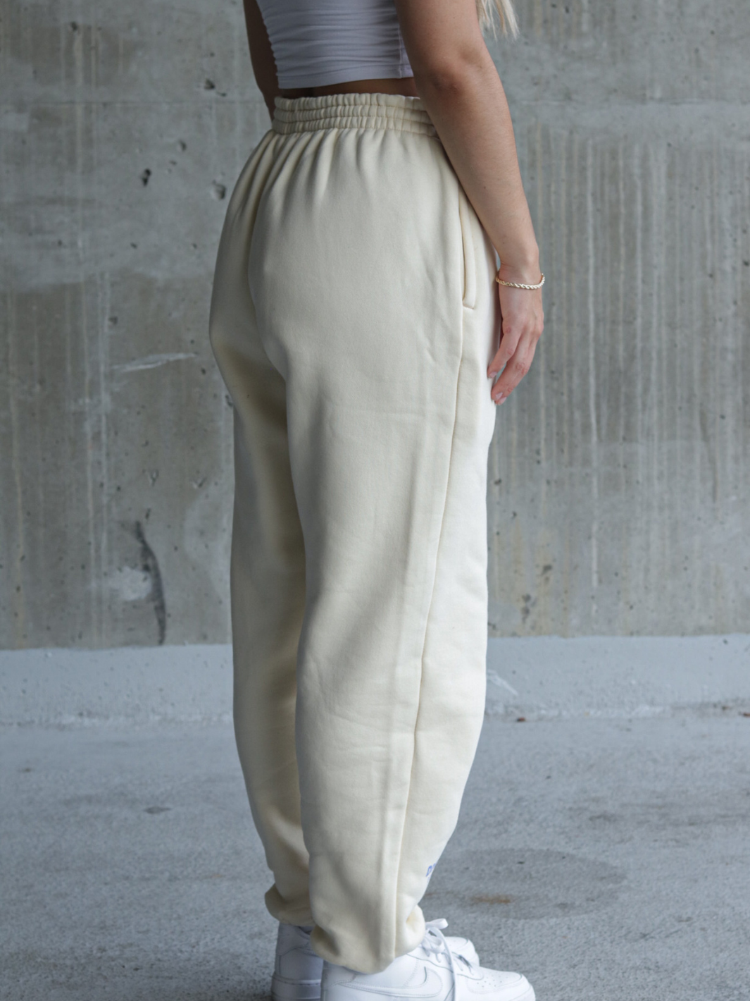 DRMERLAND SWEATPANTS - CREAM