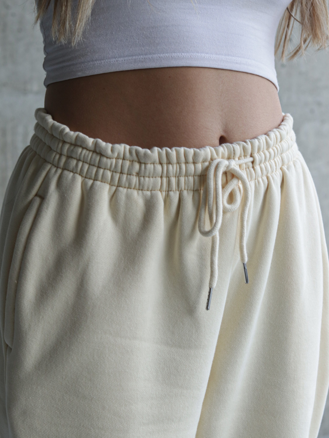 DRMERLAND SWEATPANTS - CREAM