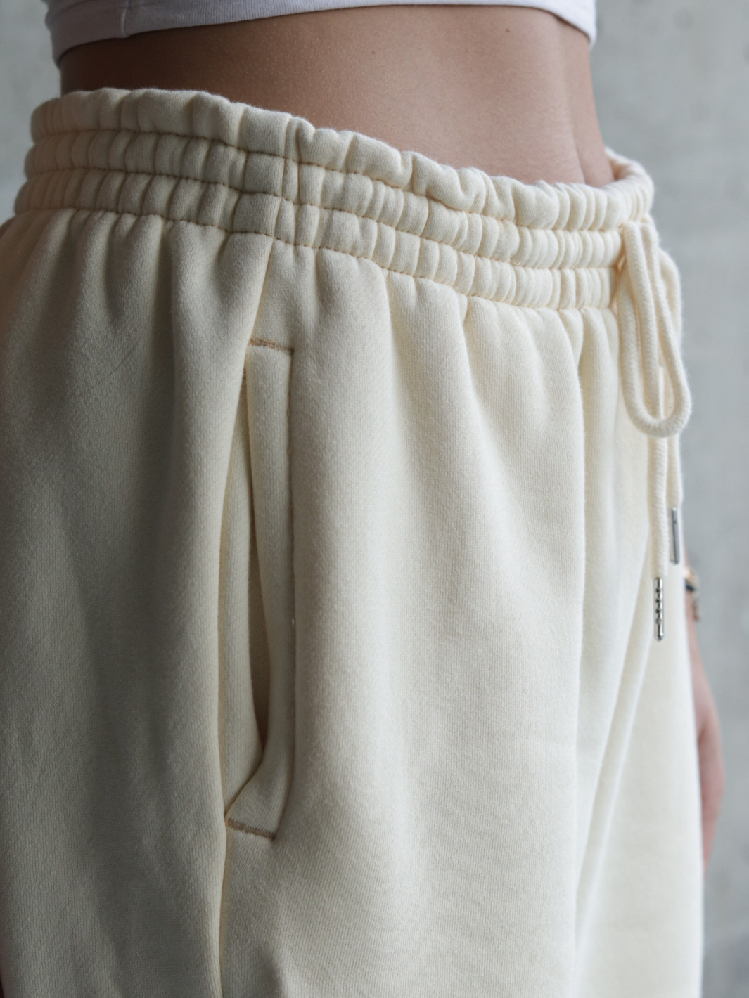 DRMERLAND SWEATPANTS - CREAM